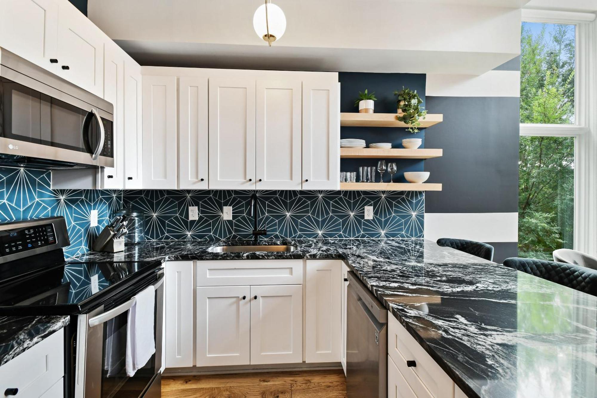 Iridescence Center Midtown Piedmont Park King Bed Loft *
