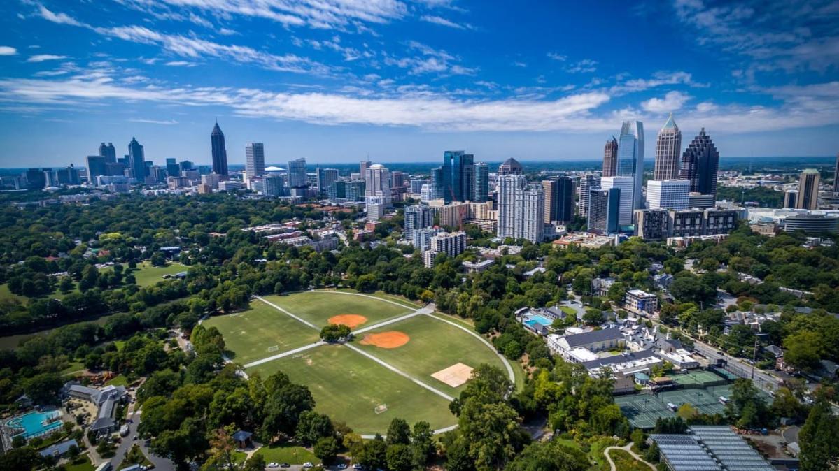 Iridescence Center Midtown Piedmont Park King Bed Loft *