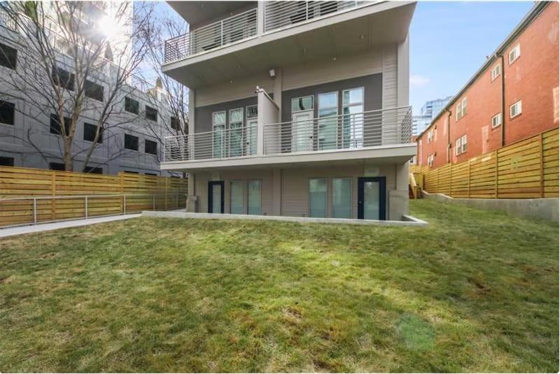 Iridescence Center Midtown Piedmont Park King Bed Loft Atlanta