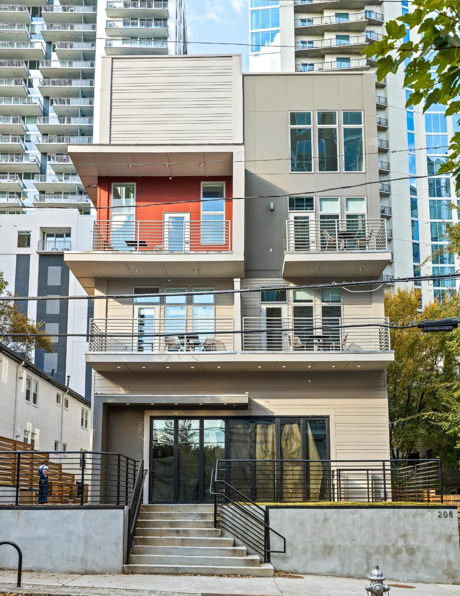 Iridescence Center Midtown Piedmont Park King Bed Loft *